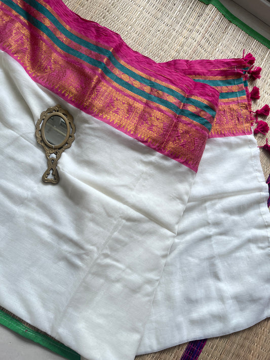 Sreedevi Pink & Green 120 Count Mul Cotton Saree