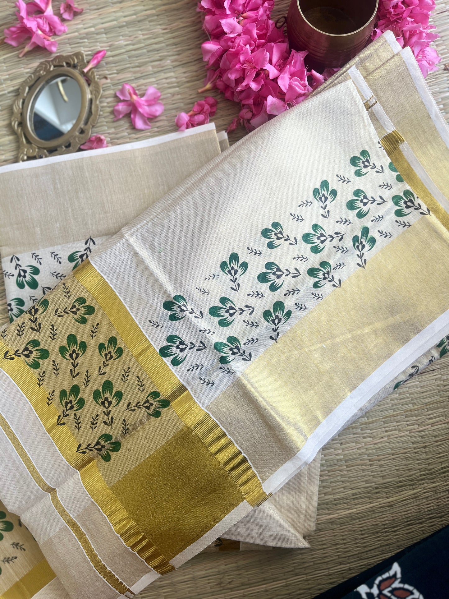 Devangana – Balaramapuram Kasavu Set Mundu with Dark Green Floral Border