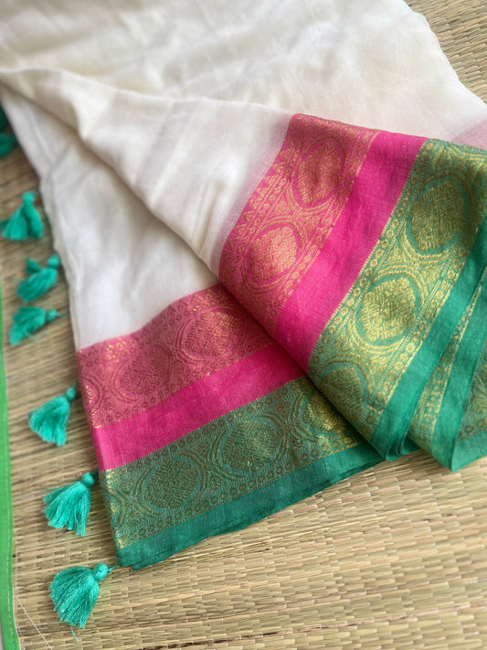 Chembakam White Mul Mul Cotton Saree