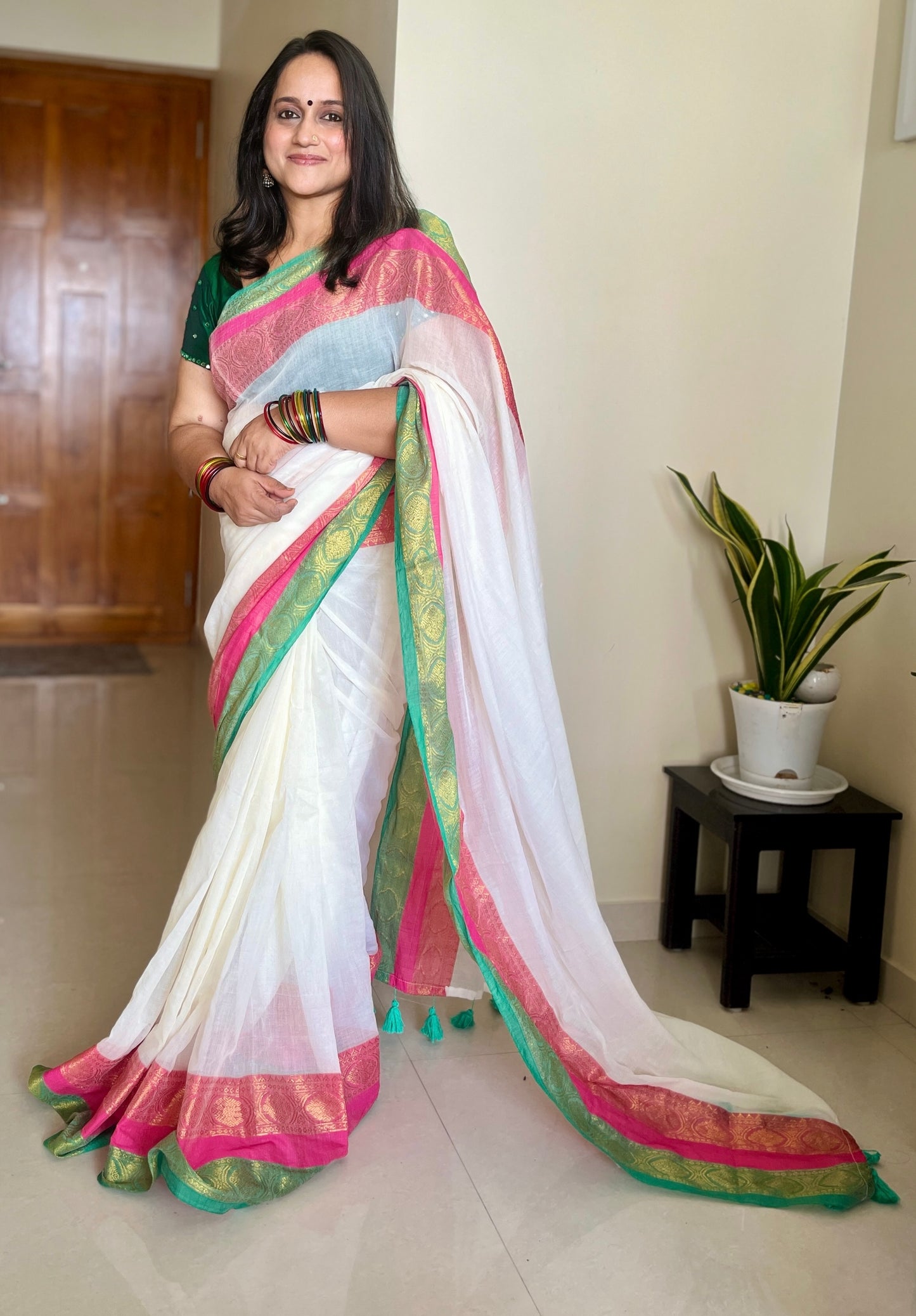 Chembakam White Mul Mul Cotton Saree