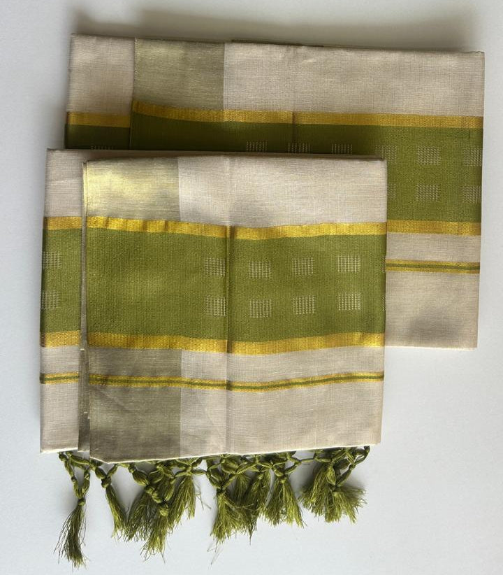 Thalir – Balaramapuram Kasavu Set Mundu with Light Green Kasavu Border